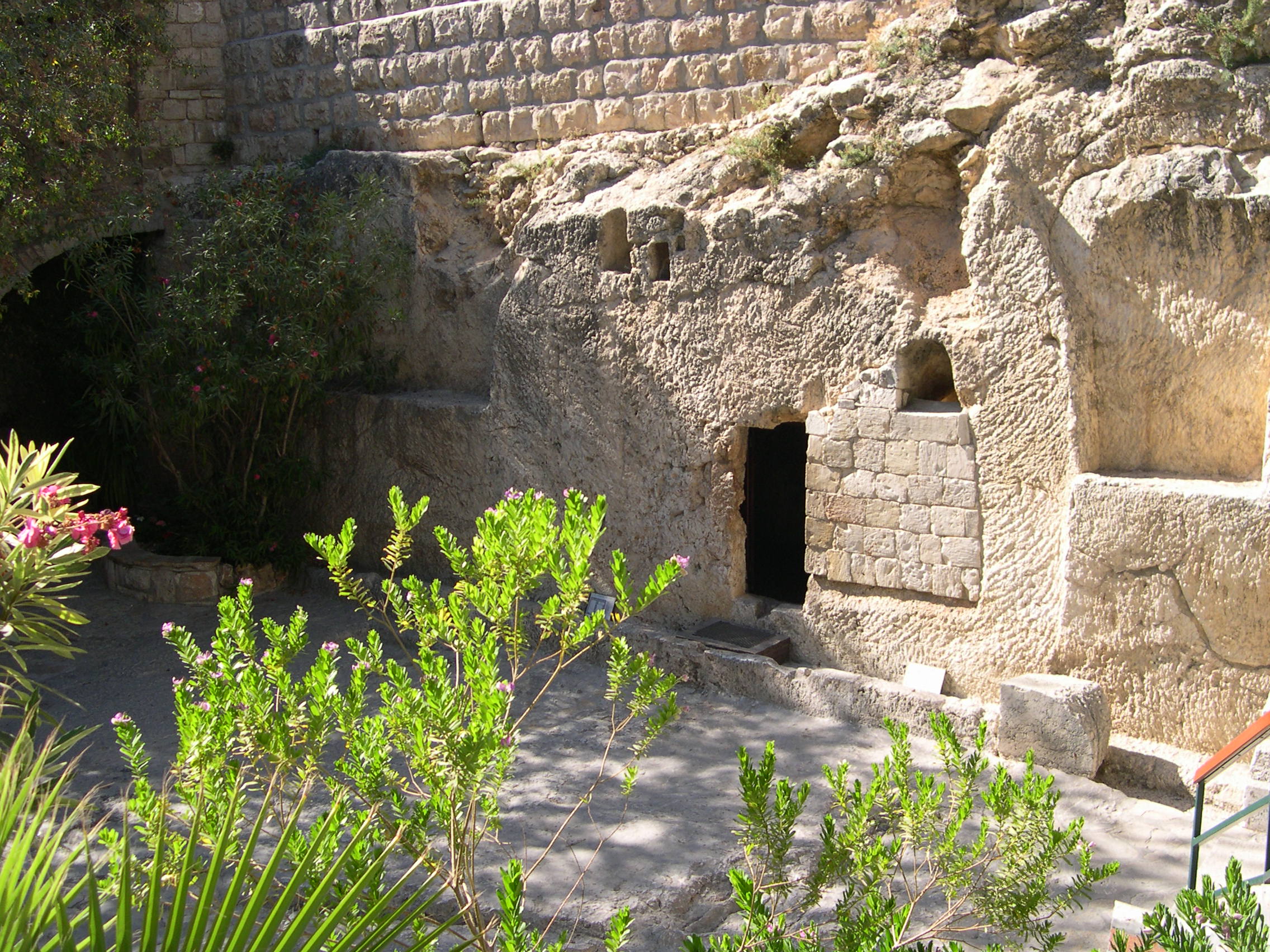 Wikimedia Jesus's_Tomb_(2819155661)